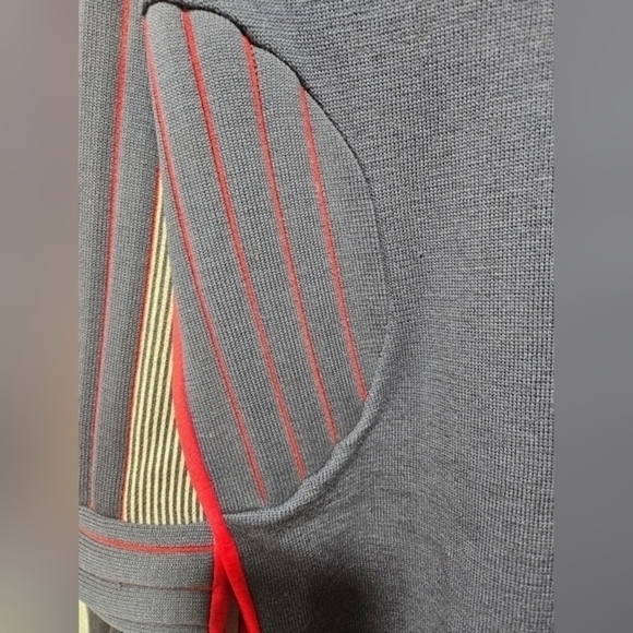 Ramos Padded Sweater READ DESCRIPTION - Picture 12 of 16